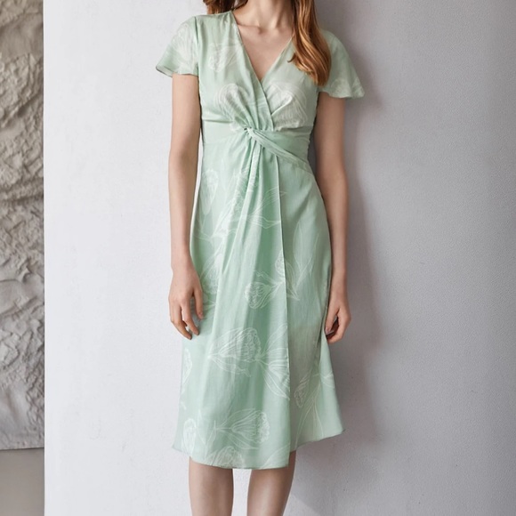 LINEN FITTED TULIP DRESS size large - Picture 1 of 8